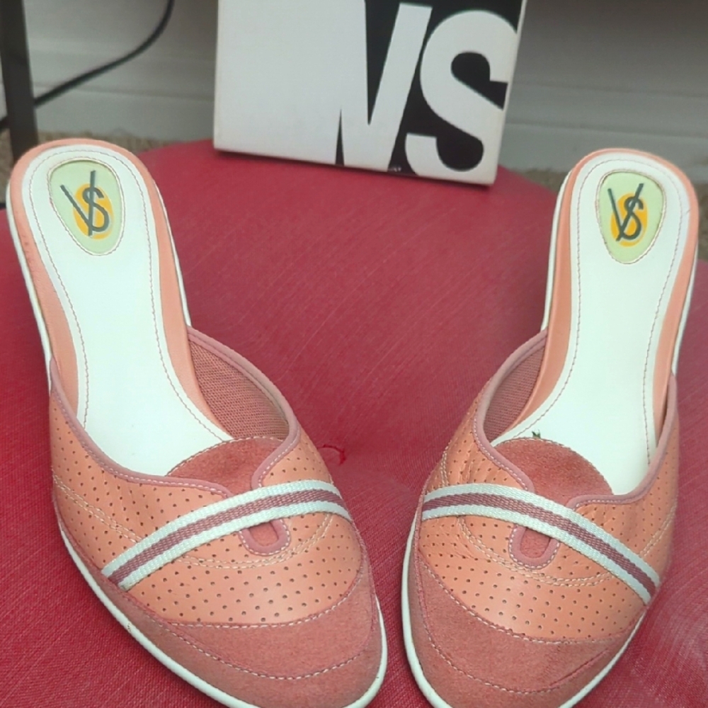 Victoria's Secret Peach and White Mules